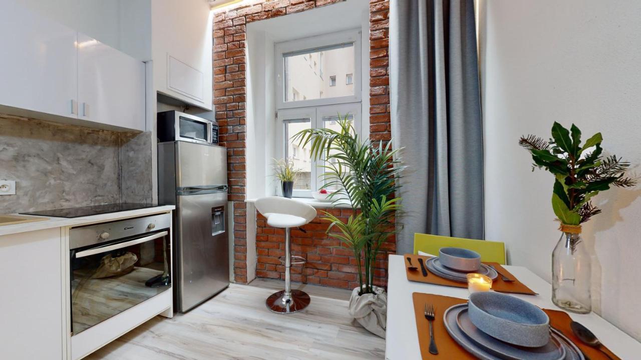 New Stylish Place For Couple Μπρατισλάβα Εξωτερικό φωτογραφία