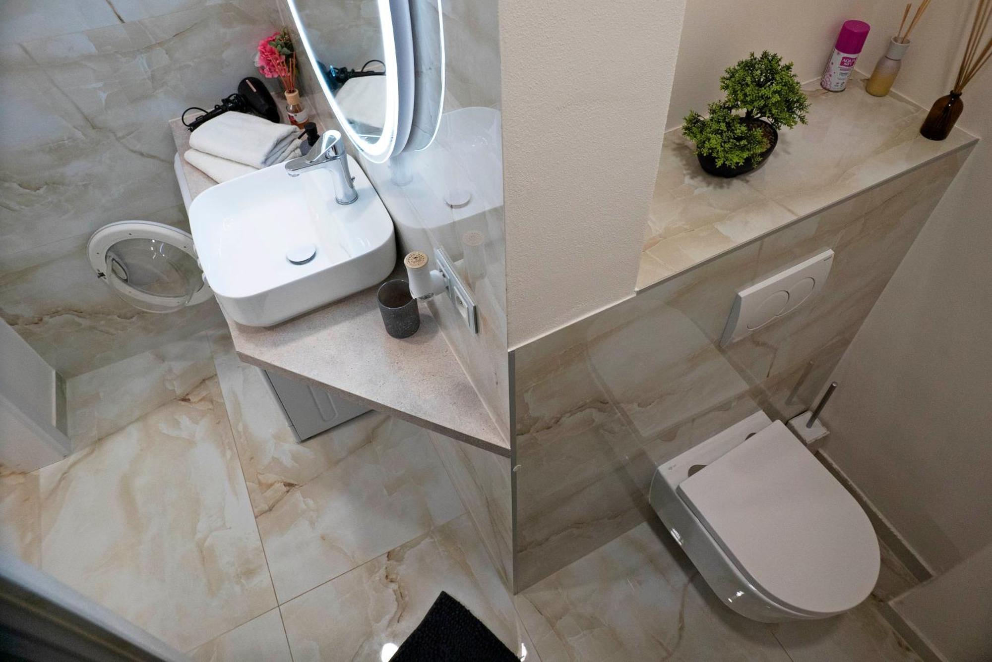 New Stylish Place For Couple Μπρατισλάβα Εξωτερικό φωτογραφία